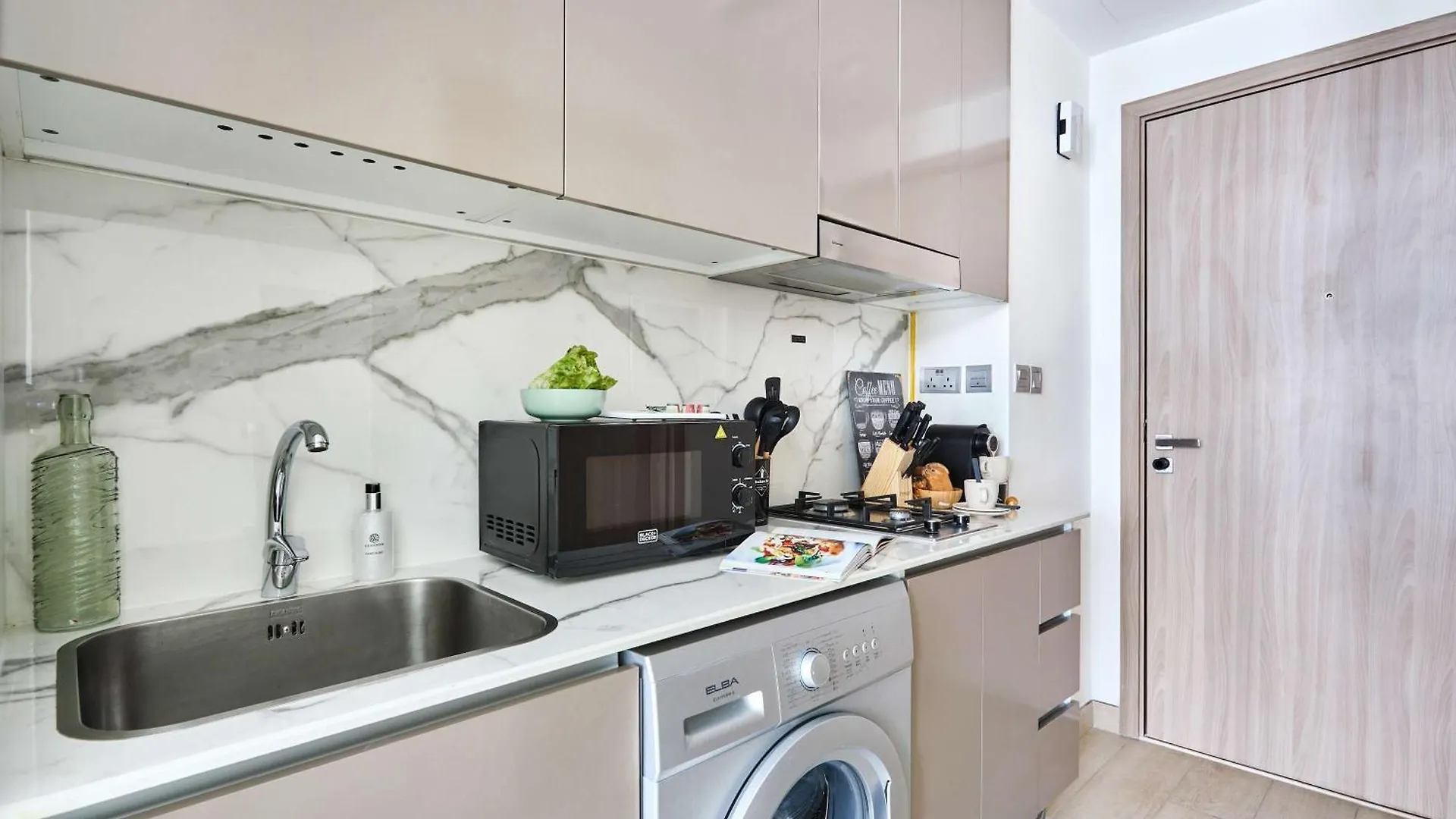 Apartment Frank Porter - Azizi Riviera 15 Dubai