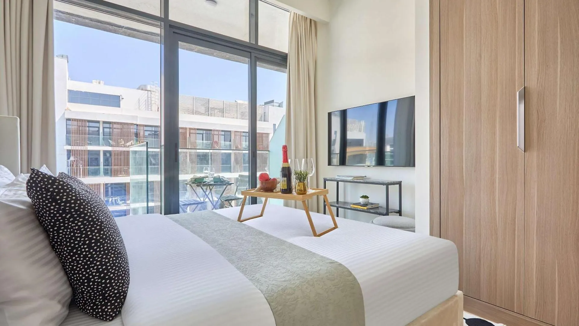 Frank Porter - Azizi Riviera 15 Dubai Apartment